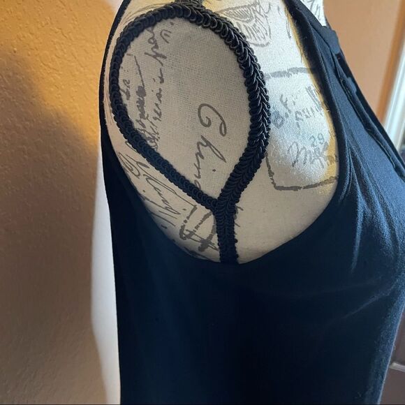 Papermoon Sleeveless Plunge black top - Picture 4 of 8